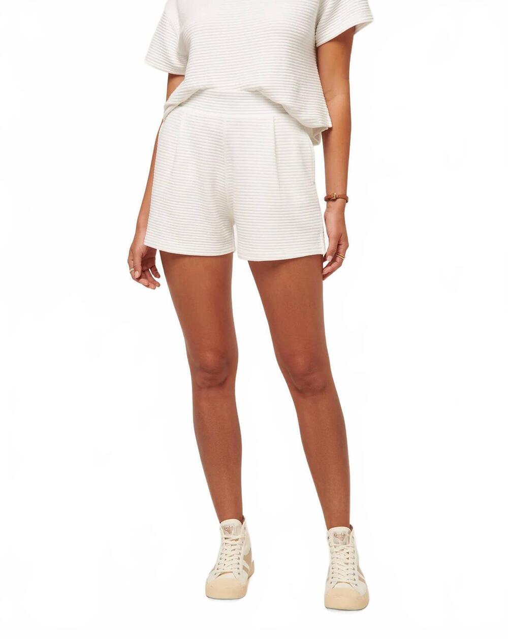 NEW TRAVIS MATTHEW yacht me shorts in white